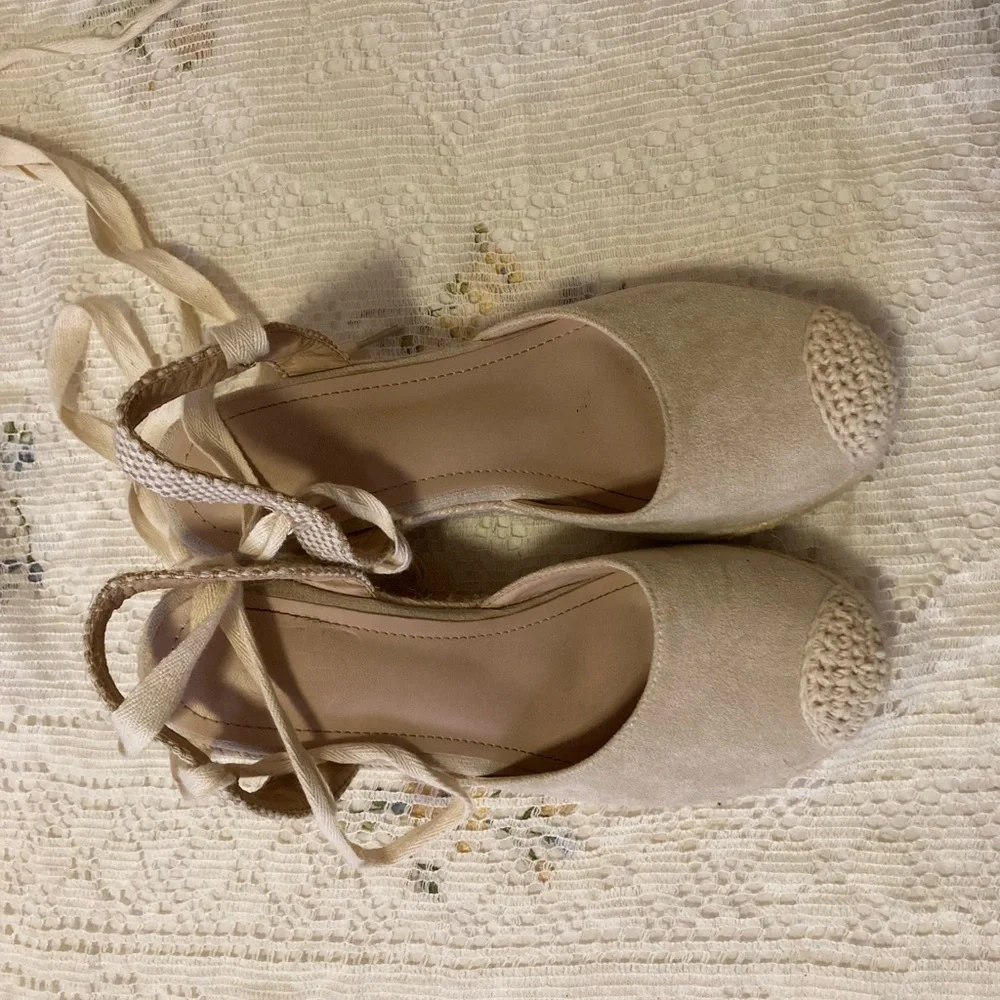 Women’s Size 37 Tan Espadrilles Wedge Sandals - Picture 2 of 4